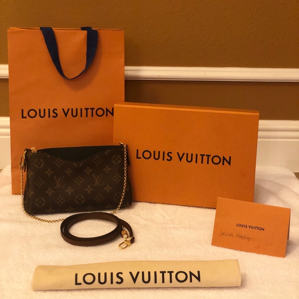 ❌ SOLD! ❌Pallas Clutch